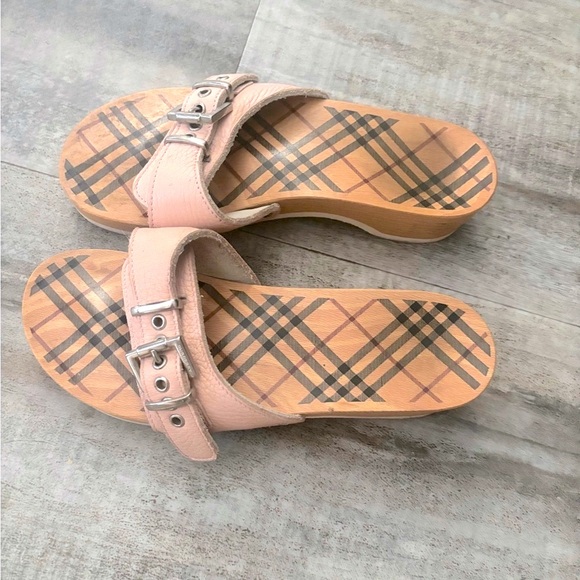 Burberry Mules - Picture 2 of 6